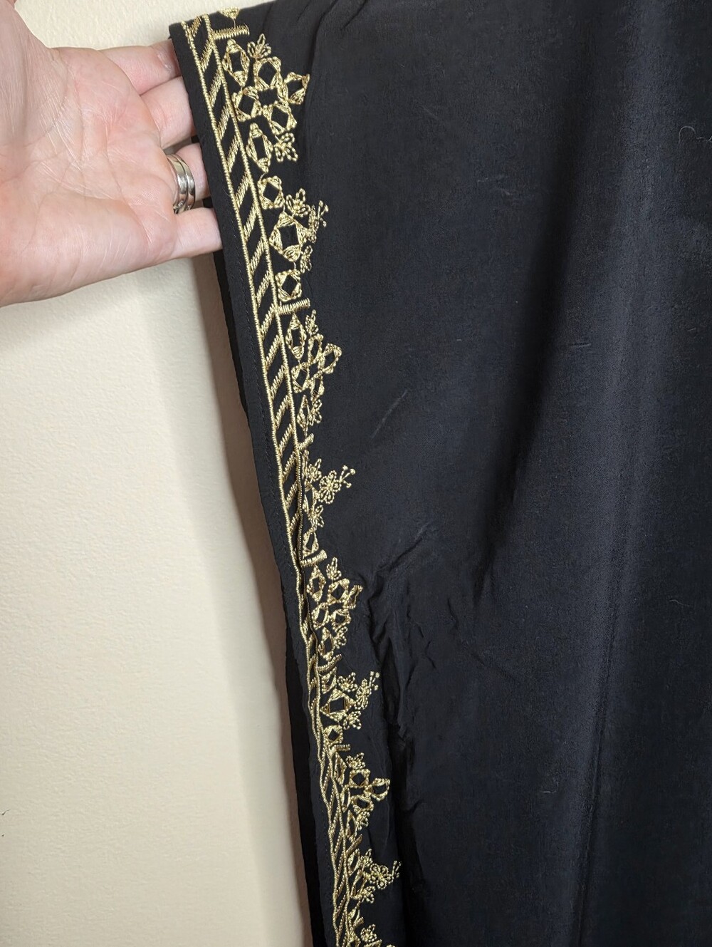 Black Kaftan with Gold Embroidery One Size Boho Chic Moroccan Resortwear - Picture 4 of 6